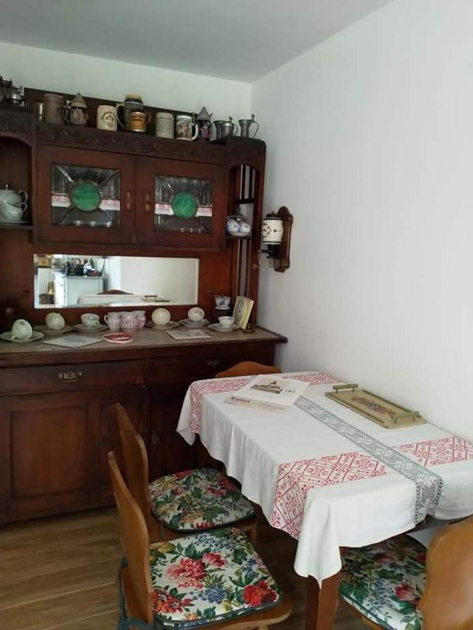 Hotel Retro Regina à Bazna Extérieur photo